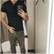 Profesor de entrenador personal capaz y experimentado en gimnasio y otros ejercicios por más de 6 años.