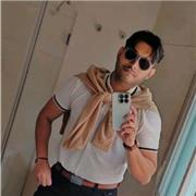 Soy un profesor universitario apasionado por la enseñanza de las ciencias exactas, con una sólida formación y más de siete años de