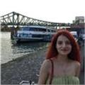 Her yaş ve seviyeye uygun interaktif şekilde işlenen İngilizce online özel ders verilir