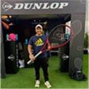 Profesor de tenis y acondicionamiento físico certificado y titulado con amplia experiencia en todas las edades