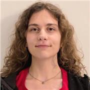 Offro lezioni private a bambini delle scuole elementari, medie e ragazzi delle superiori, adattandole alle loro esigenze.