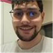 Profesor empatico con enseñanza adaptada al estudiante y dinámico.