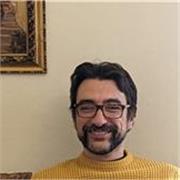 Laureato in scienze politiche e giornalista da 5 anni 