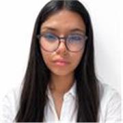 Profesora de matemáticas y lengua castellana joven con bachillerato de ciencias, paciente y amigable