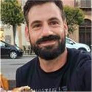 Profesor titulado TEFL con 10+ años de experiencia presenciale y online, entre academias físicas y clases particulares