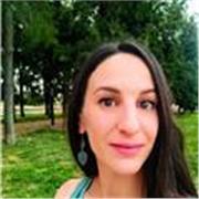 Actualmente soy Educadora Social. 
Aprobé lengua castellana y literatura en Selectividad con un 9'5