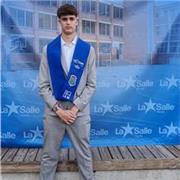 Me defino como una persona con ámplia capacidad de adaptación a todo perfil de alumno, de todo tipo de niveles.