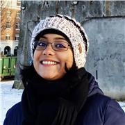 English tutor in Berlin, with a master’s in business, offering online lessons for children and adults.