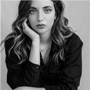 Insegnante di Italiano. Comunico in Inglese