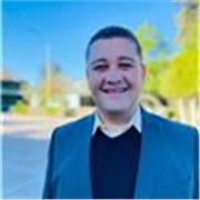 Licenciado en Administración, Filosofía y estudiante de pedagogía, experiencia en clases presenciales secundaria