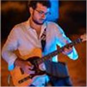 Si impartiscono lezioni di chitarra moderna pop e jazz