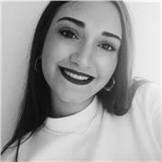 Doy clases a niños entre 4 y 6 años. Ayudo con deberes