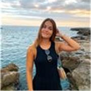 Profesora de apoyo de niños de 5-13 años