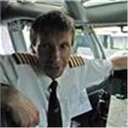 Beruflich: Pilot; deshalb gerne auch Englisch. Aber auch in Deutsch wüsste ich, wohin ein Komma und wohin kein Leerzeichen gehört