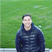 Soy Diego, tengo 9 años de experiencia como profesor de educación física y sin duda amo lo que hago. Soy una persona abierta y flexible los temas de conversación y aprendizajes que el estudiante requiera, y siempre con muy buena disposición. Lo pasaremos