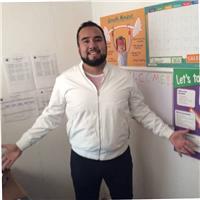 Maestro de inglés con enfoque en gamificación del aprendizaje