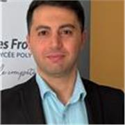 Professeur d'anglais passionné avec une expertise en littérature, écriture et
enseignement de la langue anglaise.