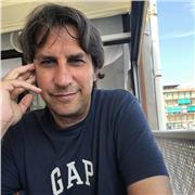 Se sei alla ricerca di un insegnante serio e competente, affidati alle mie lezioni! C2 di inglese, ho già aiutato tanto studenti, adulti e professionisti! Ho vissuto sia in UK che in USA!