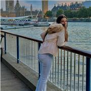 I would describe myself as someone very social, positive and hardworking. My lessons are aimed to everyone who’s interested.