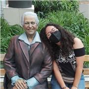 Estudiante de pedagogía en castellano para apoyo a escolares en la asignatura de Lengua castellana y literatura