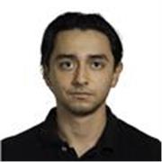 Joven experimentado en el área del tenis con estudios sobre el área del deporte 