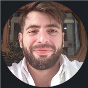 Soy un profesional con una sólida habilidad para enseñar español a hablantes de diferentes idiomas, gracias a mi dominio de españo