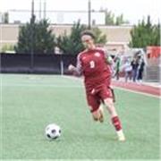 Entrenador de futbol a menores con experiencia en campamentos y entrenamiento de niños con dominio de multiples idiomas.