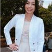 Profesora de artes, enfocada en la enseñanza del dibujo y la pintura