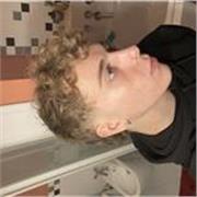 Mi chiamo walter ho 20 anni e insegno inglese e matimatica ma anche altro, disposto a spostarmi in valdarno 