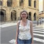 Professeur d’art (dessin, peinture) et de design diplomé avec 5 ans d’experience d’enseignement