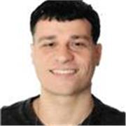 Entrenador personal graduado en CAFD, especializado en rendimiento físico, salud y deportes en personas de todas las edades