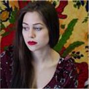 Laureata in Pittura all'Accademia di Belle Arti di Firenze e di Torino, insegno varie tecniche artistiche di pittura e disegno.