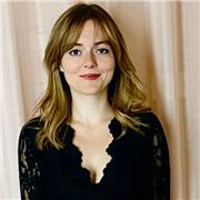 Hello! my name is Isabella. I am an English tutor with a degree in English literature from Trinity College Dublin.