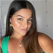 Me defino como una chica que tiene un buen aceptable nivel de francés, que puede compaginar y entender con los estudiantes