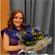 Profesora de matemáticas, física y química graduada en Química con una media de 9'3. Ofrece clases  desde cualquier nivel hasta segundo de bachillerato.