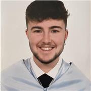 Graduado en Educación Primaria con mención en Educación Musical, se ofrece para dar clases a niños y niñas de Primaria, tanto online como presencial.