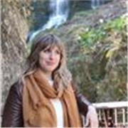 Sono una psicologa che impartisce lezioni di psicologia rivolte a student* delle superiori o universitar