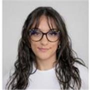Professora de reforç amb més de 6 anys d’experiència a primària, ESO i NEE a Cubelles i Garraf, graduada UB.