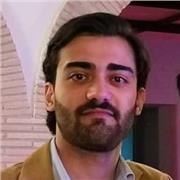 Laureato magistrale in Storia e Politica Internazionale, propone lezioni di storia contemporanea/moderna/medievale, relazioni internazionali, per ragazzi di scuole medie, superiori e università