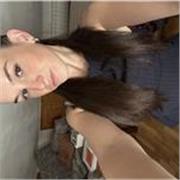 alumna de universidad con buena formación en latín 