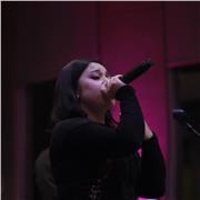 Para cantar como Ariana Grande o Bruno Mars éstas son las clases de canto para ti