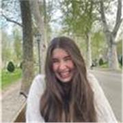 Doy clases de ingles a gente que tengo menos de 15 años