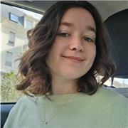 Etudiante en ecole d'ingénieur, je suis disposée à enseigner des cours de mathématiques, physiques, chimie ou anglais