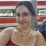 Psicóloga paciente y comprensiva a la que le encanta la biología.