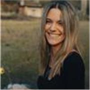 Técnico en integración social con alto nivel de inglés y experiencia como educadora en un centro de día de menores.