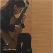 Scelgo attivamente di condividere nozioni, informazioni di carattere musicale a chi, come me, vive e sente la musica come una vera