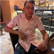 Estudiante de ingeniería apoya en clases de matemáticas