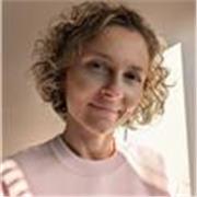 Fully qualified English teacher with a Cambridge CELTA certificate and 15 years of experience. 