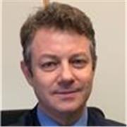Profesor titulado en ADE, Máster EMBA, Master en Mkt Digital, Master en RRHH.