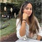 Profesora de Diseño de interiores apto para jóvenes a partir de los 18 años